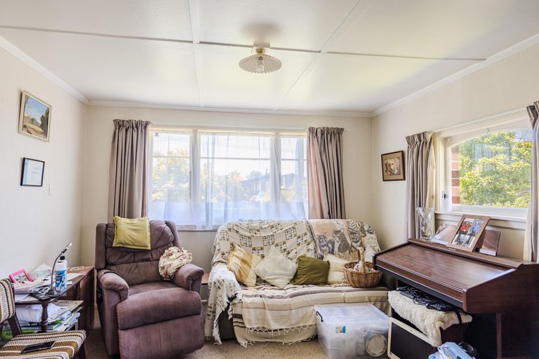 Photo of property in 27 Sandringham Street, Oamaru North, Oamaru, 9400
