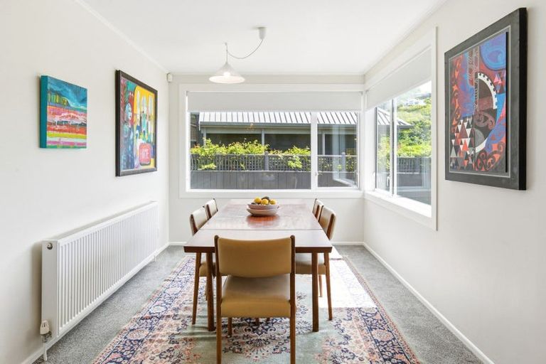 Photo of property in 34 Ranui Crescent, Khandallah, Wellington, 6035
