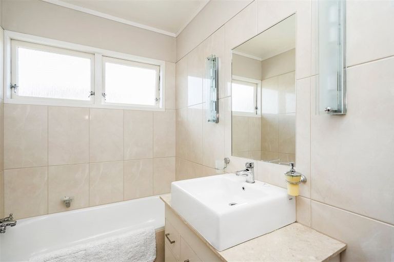 Photo of property in 37 Clotworthy Crescent, Onerahi, Whangarei, 0110