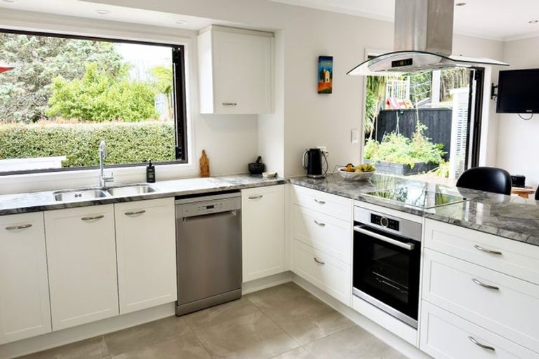 Photo of property in 16 Onetaunga Road, Chatswood, Auckland, 0626