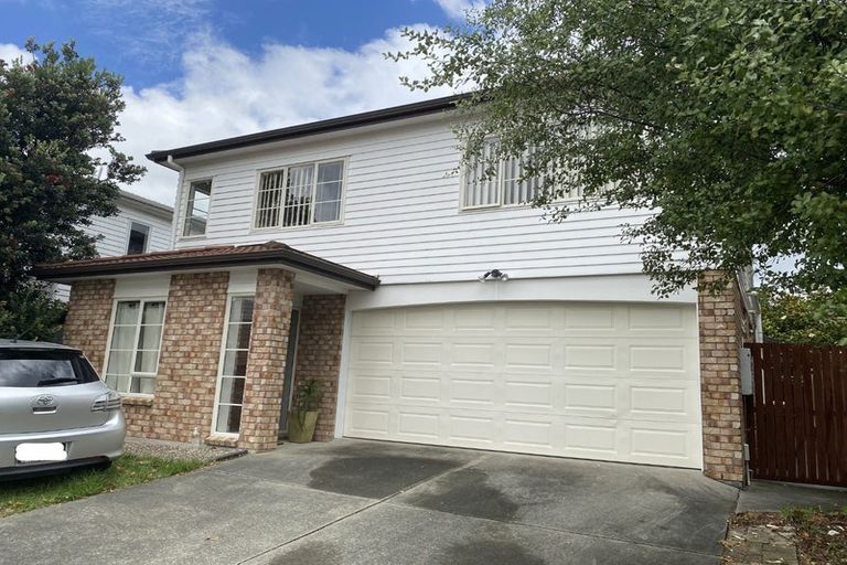 Photo of property in 22 Maypark Crescent, Flat Bush, Auckland, 2016