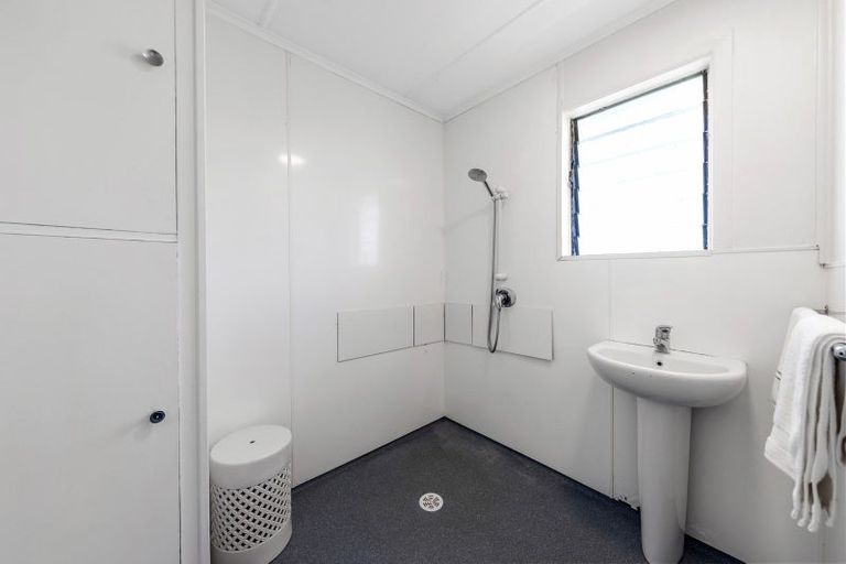 Photo of property in 40 Rosier Road, Glen Eden, Auckland, 0602