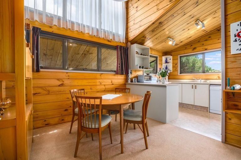 Photo of property in 32 Hicks Close, Whitby, Porirua, 5024