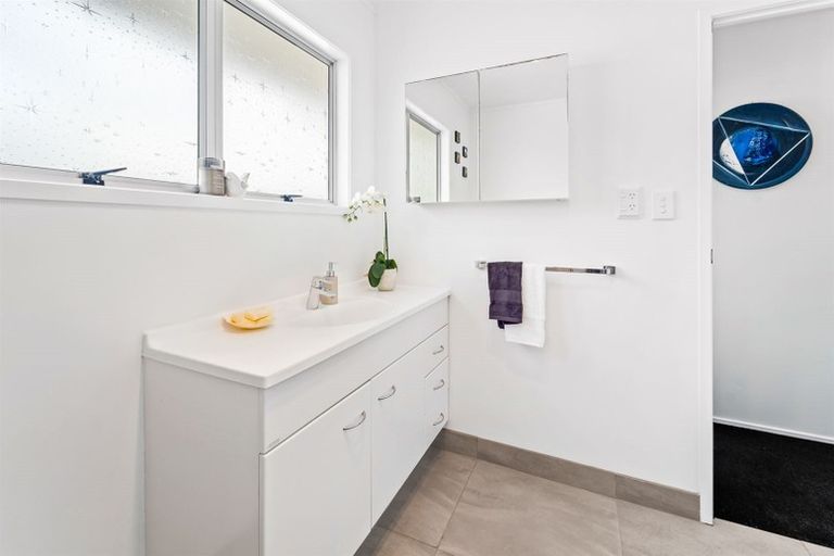 Photo of property in 56 Stanmore Bay Road, Stanmore Bay, Whangaparaoa, 0932