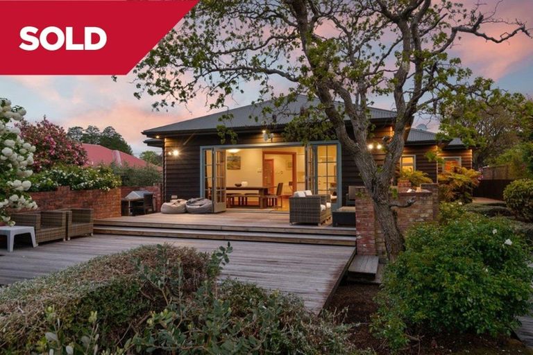 Photo of property in 4 Claxton Place, Saint Martins, Christchurch, 8022