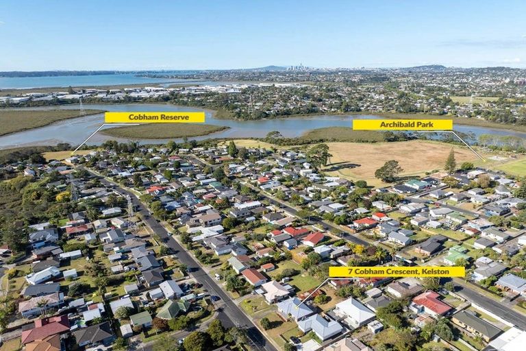 Photo of property in 7 Cobham Crescent, Kelston, Auckland, 0602