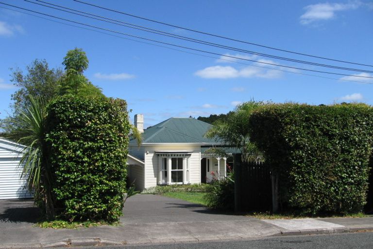 Photo of property in 18 Maunganui Road, Birkenhead, Auckland, 0626
