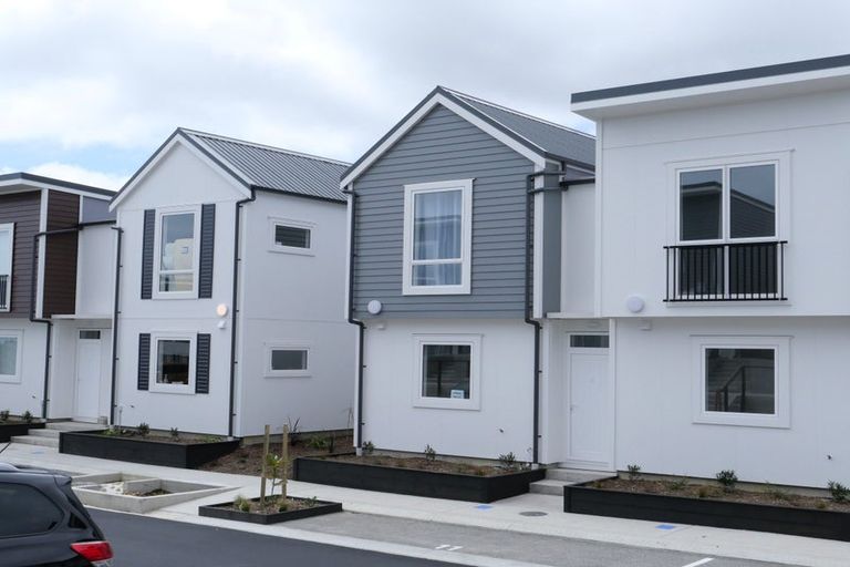 Photo of property in 11/30 Adventure Drive, Whitby, Porirua, 5024
