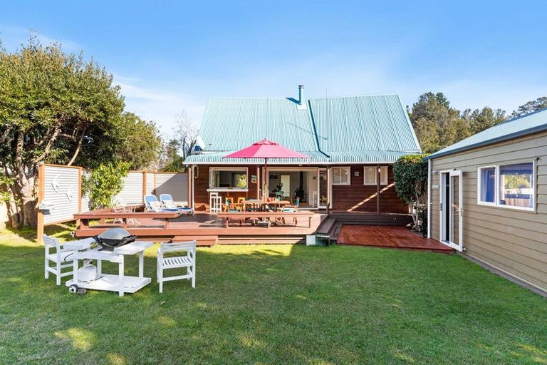 Photo of property in 127 Mckellar Place, Whangamata, 3620