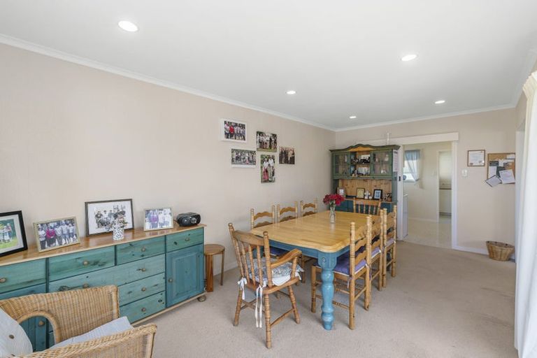 Photo of property in 23 Merchant Avenue, Te Atatu South, Auckland, 0610