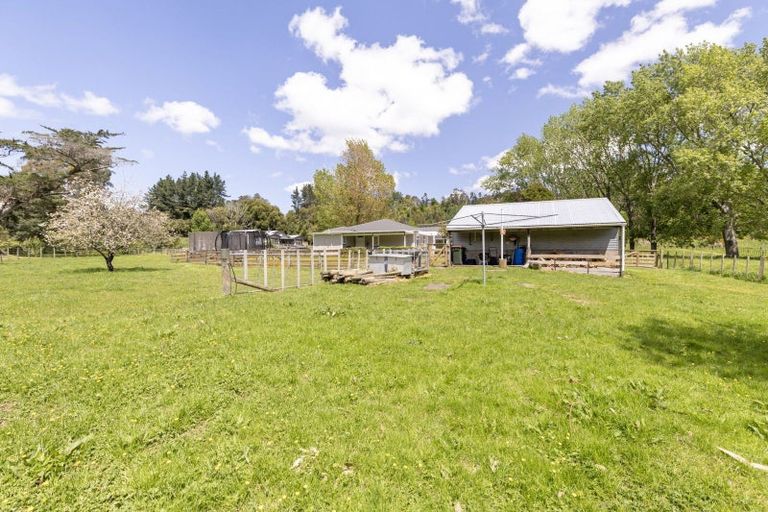Photo of property in 131 Pahiatua Aokautere Road, Aokautere, 4471