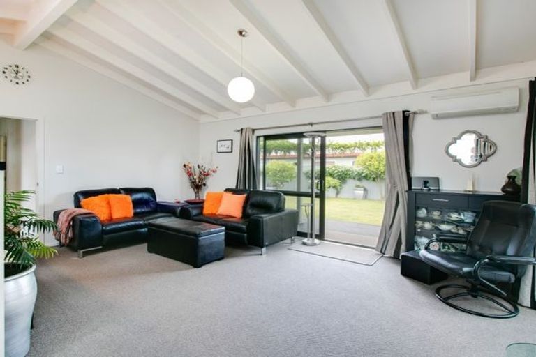 Photo of property in 2/5 Wiltshire Place, Tamatea, Napier, 4112