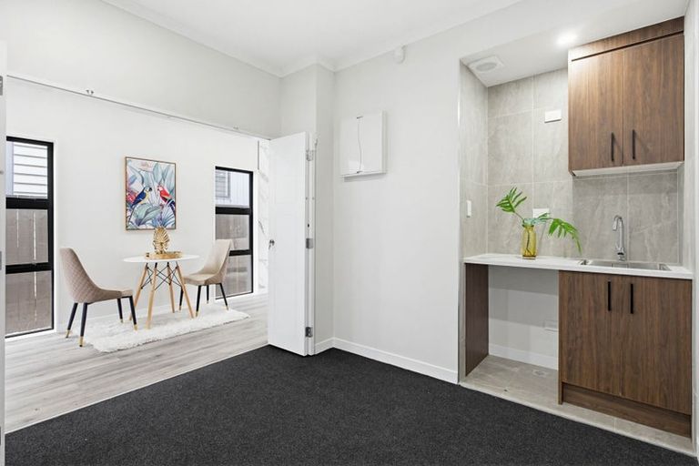 Photo of property in 85b Raglan Street, Mangere East, Auckland, 2024