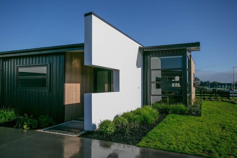 Photo of property in 17 Mike Smith Drive, Cambridge, 3434