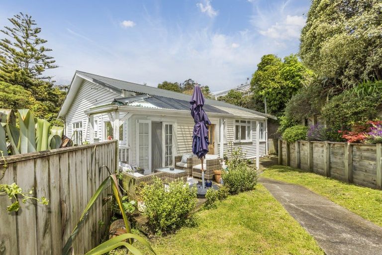 Photo of property in 33 Hanover Street, Wadestown, Wellington, 6012