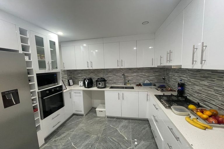 Photo of property in 5 Hawkley Close, Flat Bush, Auckland, 2019