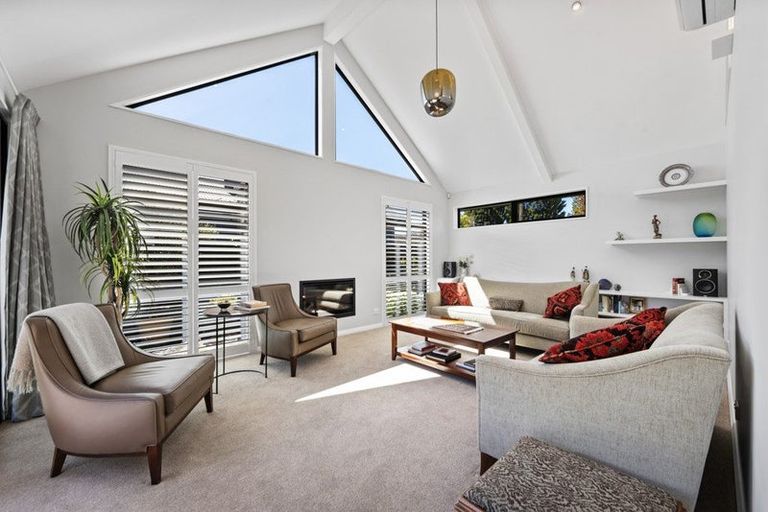 Photo of property in 17 Lees Road, Strowan, Christchurch, 8052