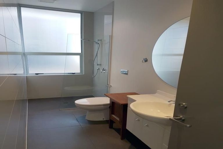 Photo of property in 58c Pekanga Road, Normandale, Lower Hutt, 5010