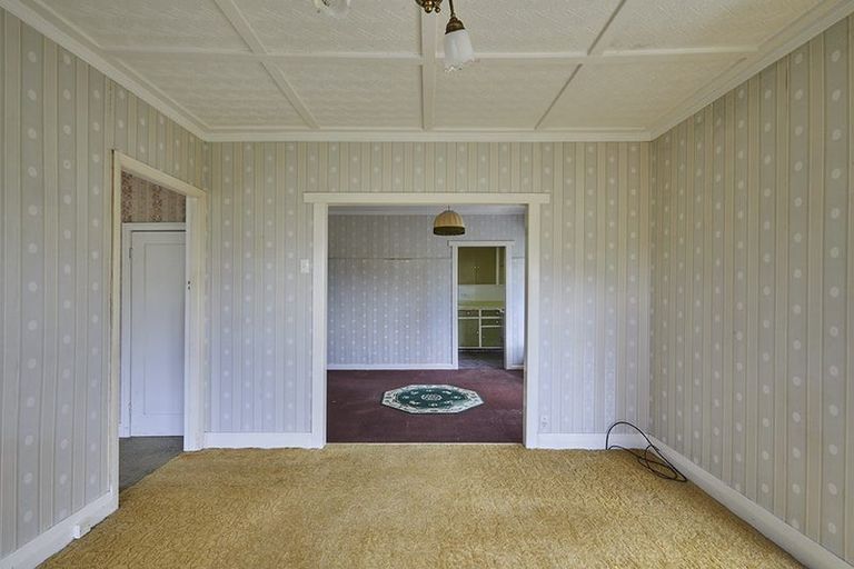 Photo of property in 37 Kopiko Road, Titirangi, Auckland, 0604