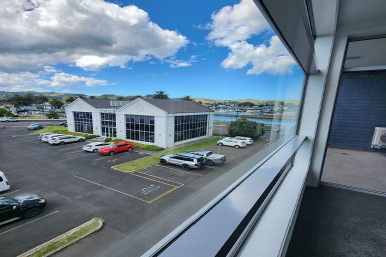 Photo of property in Marina View Apartments, 204/4 Reads Quay, Gisborne, 4010