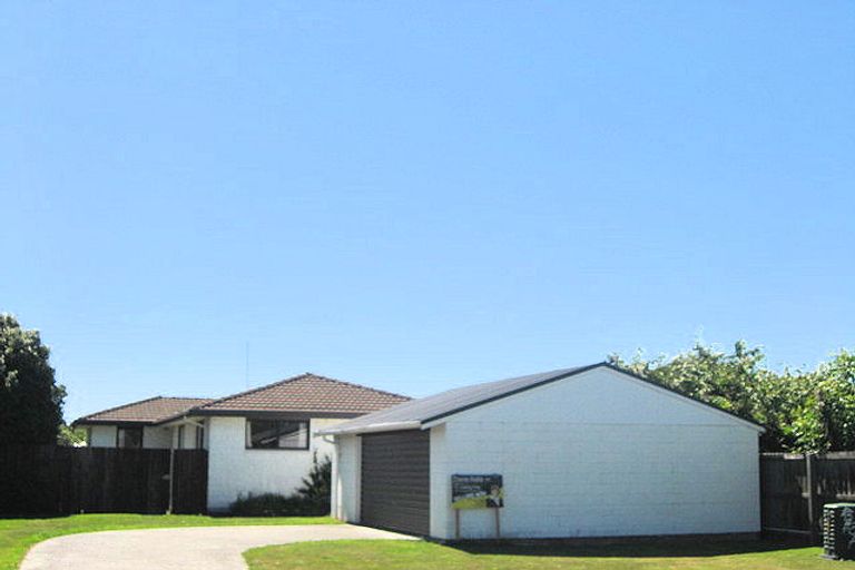 Photo of property in 83 Arcon Drive, Broomfield, Christchurch, 8042