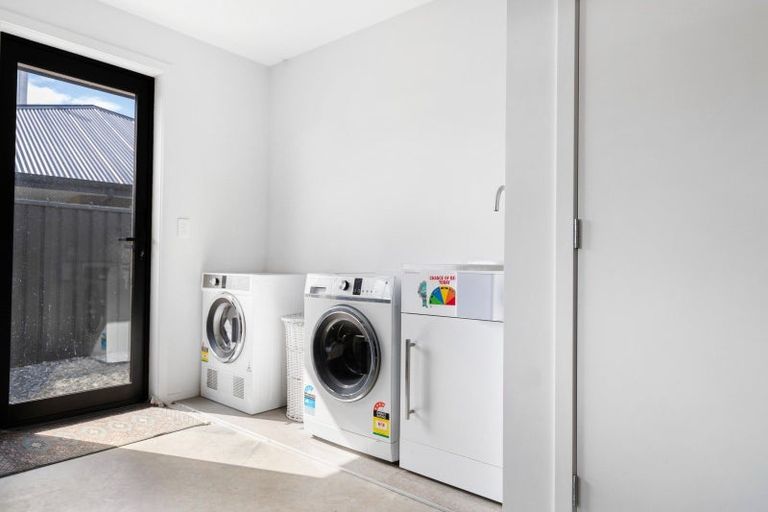 Photo of property in 10 Guano Crescent, Cromwell, 9310