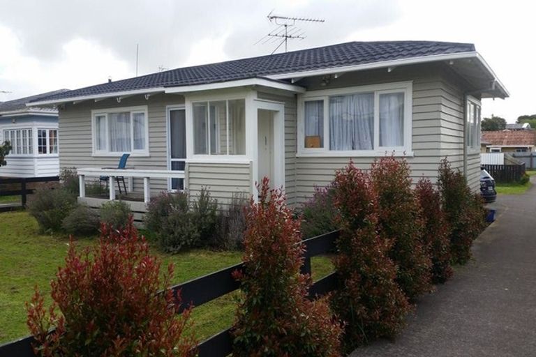 Photo of property in 6a Henderson Avenue, Tuakau, 2121
