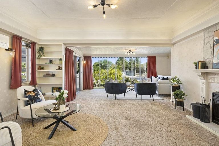 Photo of property in 18 Kent Street, Carterton, 5713