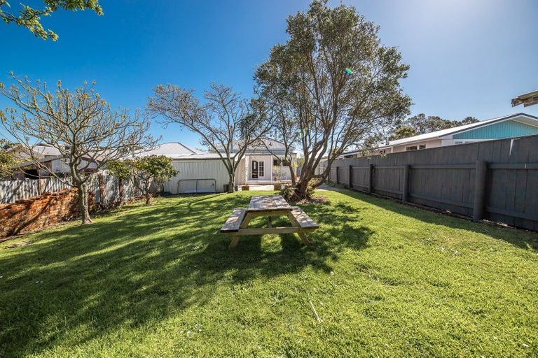 Photo of property in 25 Queen Street, Westport, 7825