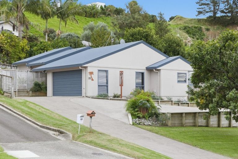 Photo of property in 21 Bateleur Close, Welcome Bay, Tauranga, 3112
