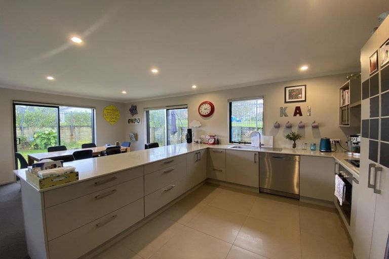 Photo of property in 16 Maylee Crescent, Gulf Harbour, Whangaparaoa, 0930