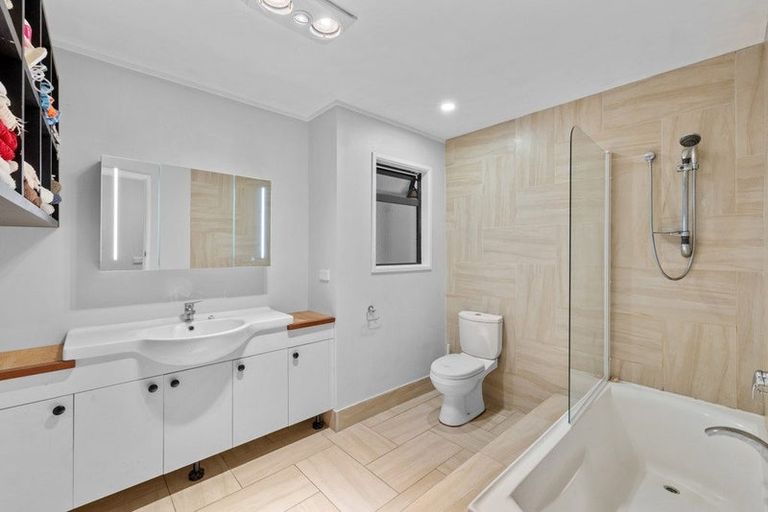 Photo of property in 14 Te Arai Point Road, Te Arai, Wellsford, 0975