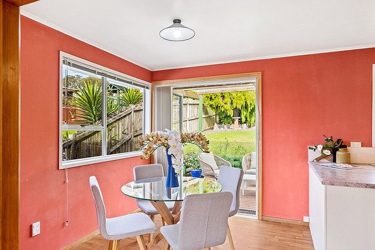 Photo of property in 54 Lemnos Place, Titirangi, Auckland, 0604