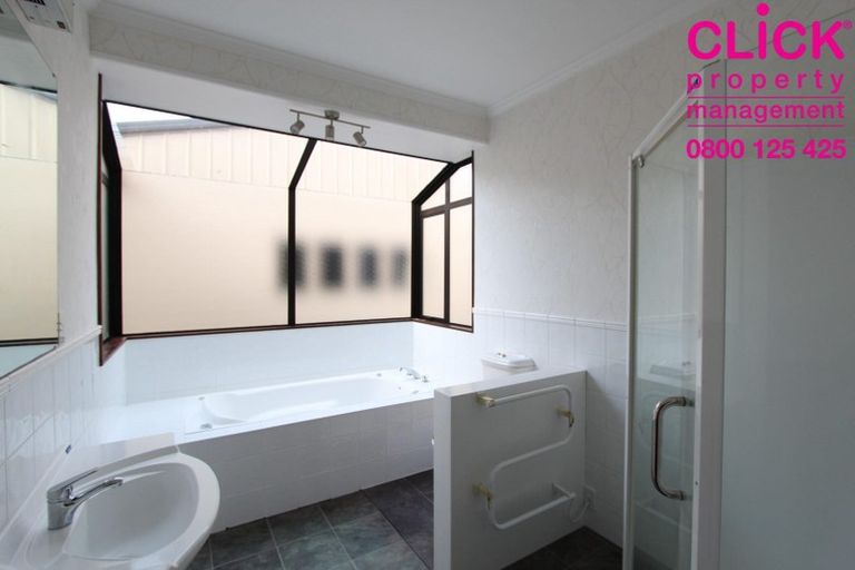 Photo of property in 142 Gladstone Road North, Mosgiel, 9024