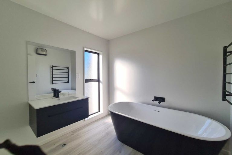 Photo of property in 39c York Street, Picton, 7220