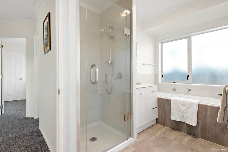 Photo of property in 652a Te Atatu Road, Te Atatu Peninsula, Auckland, 0610