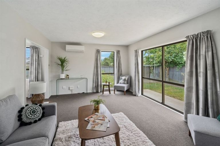 Photo of property in 11 Manor Place, Bryndwr, Christchurch, 8053