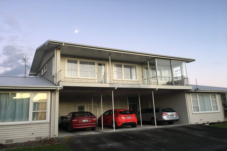 Photo of property in 2 Te Awe Awe Court, Hokowhitu, Palmerston North, 4410