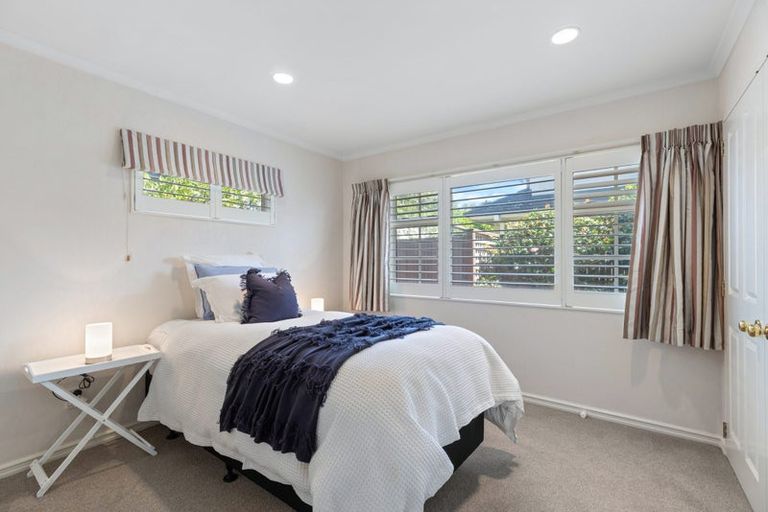 Photo of property in 15 Dungarvon Place, Clendon Park, Auckland, 2103