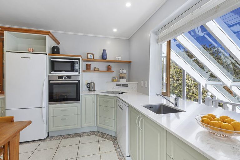 Photo of property in 66 Taylor Terrace, Tawa, Wellington, 5028