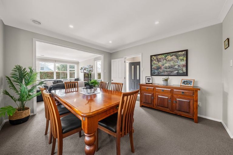 Photo of property in 3 Heretaunga Square, Silverstream, Upper Hutt, 5019