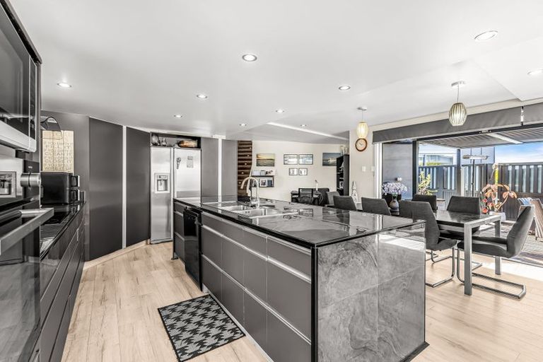 Photo of property in 7 Mermaid Place, Whitianga, 3510