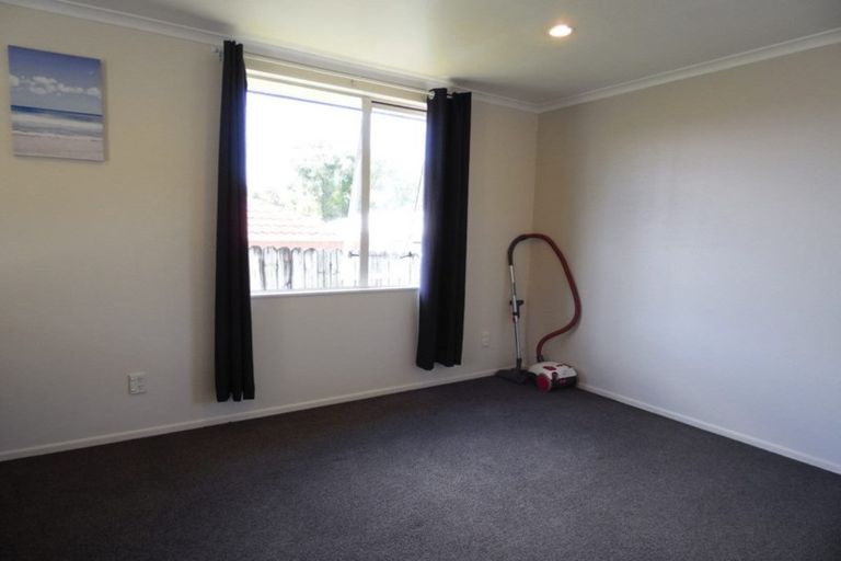 Photo of property in 24 Selak Place, Glen Eden, Auckland, 0602