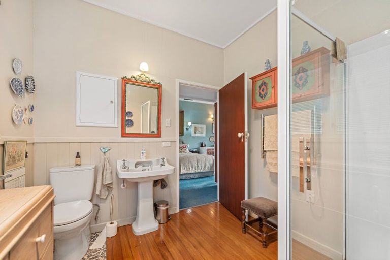 Photo of property in 48 Paraekaretu Street, Hunterville, 4730