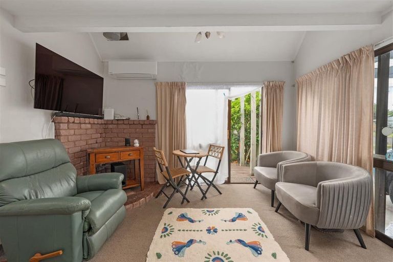 Photo of property in 66unit Robinson Avenue, Holdens Bay, Rotorua, 3010