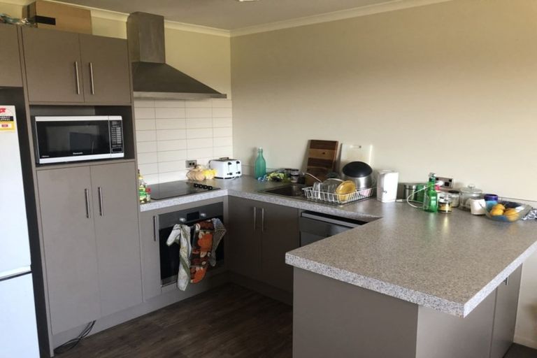 Photo of property in 102u7 Old Farm Road, Hamilton East, Hamilton, 3216