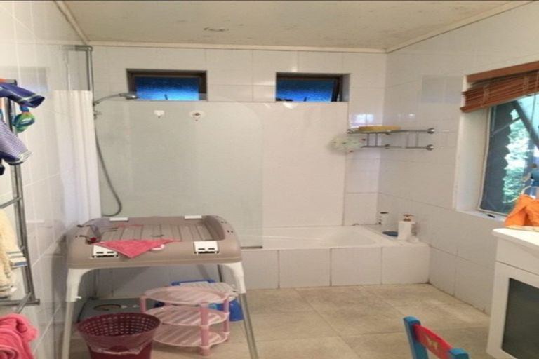 Photo of property in 6 Longwood Place, Forrest Hill, Auckland, 0620