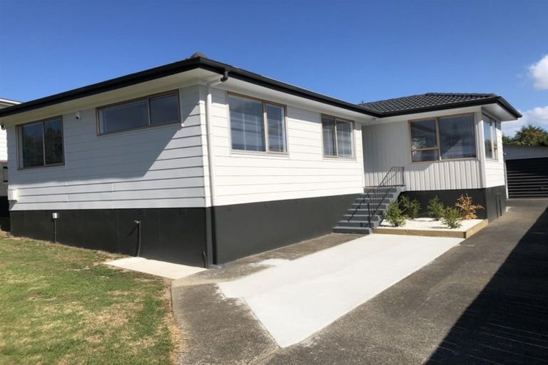 Photo of property in 4 Caringbah Drive, Papatoetoe, Auckland, 2025