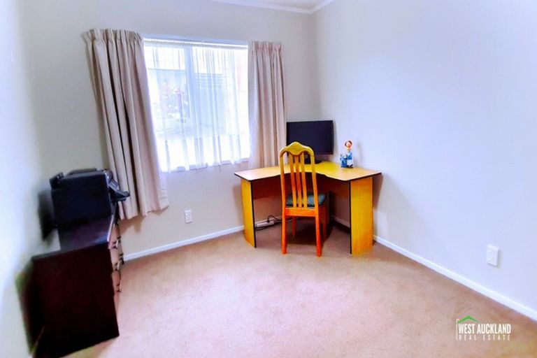 Photo of property in 16 Puketitiro Street, Glen Eden, Auckland, 0602