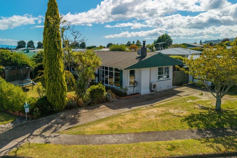 Photo of property in 13 Keats Crescent, Stoke, Nelson, 7011